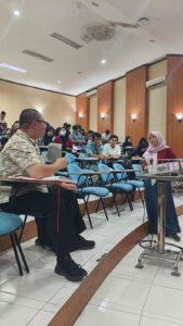 seminar seninan departemen fisika fsad ITS Surabaya endah purwanti dosen universitas airlangga surabaya