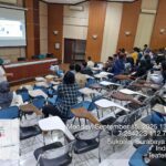 Seminar seninan Muhammad Taufiqi dosen departemen fisika FSAD ITS Surabaya