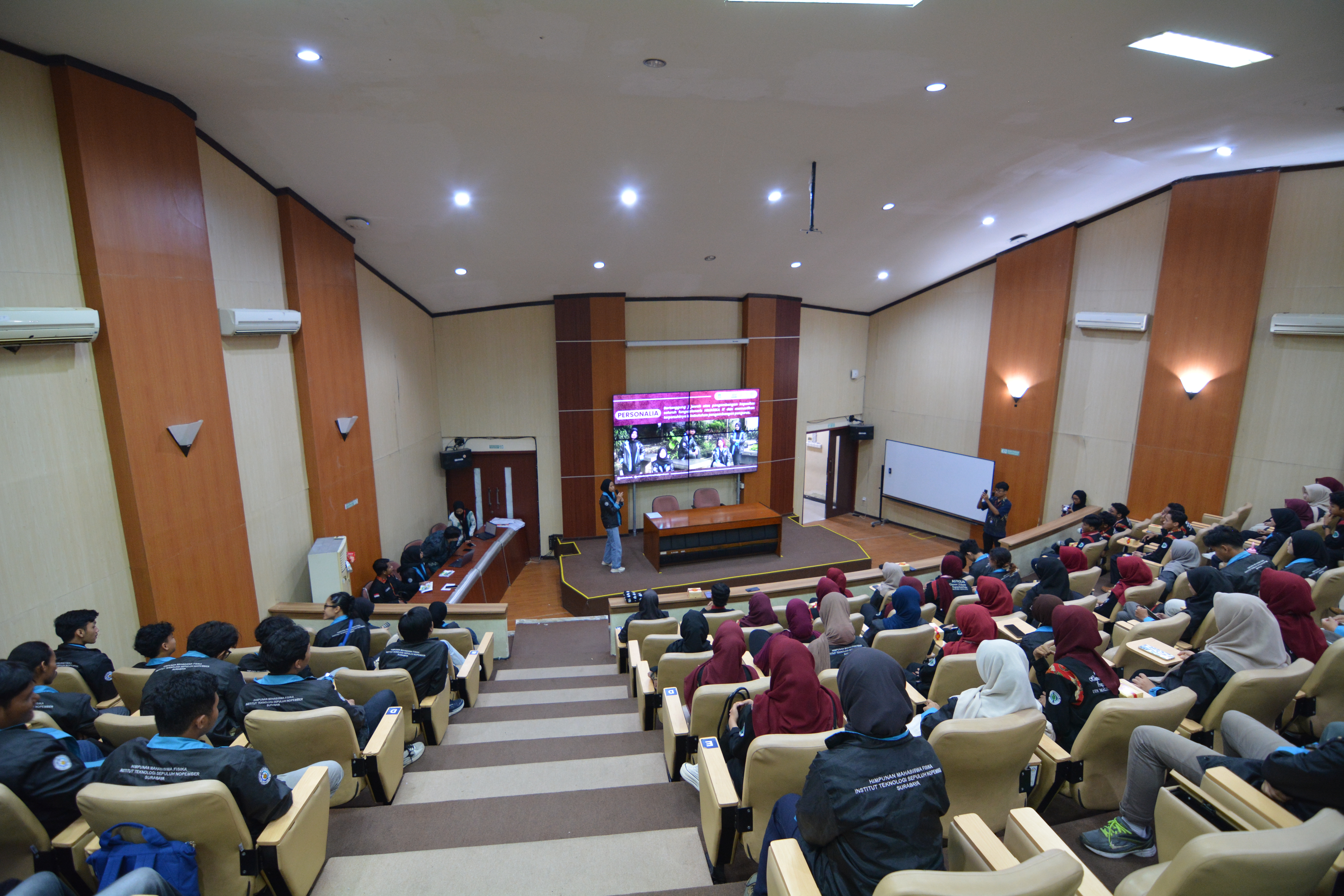 KEGIIATAN HIMASIKA fsad its sURABAYA