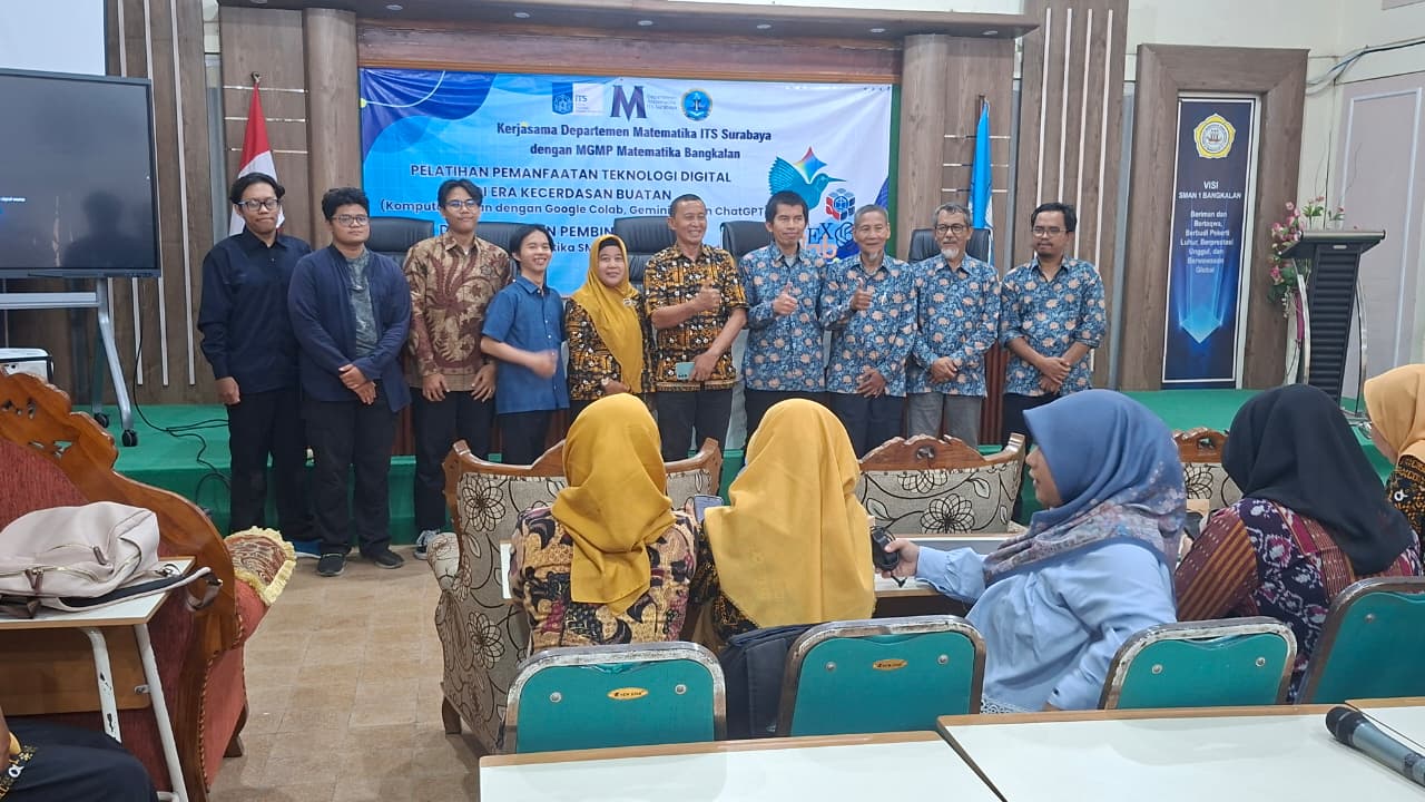 Pelatihan Pemanfaatan Teknologi Digital di Era Kecerdasan Buatan dan Pelatihan Pembina Olimpiade untuk MGMP Matematika SMA Kabupaten Bangkalan