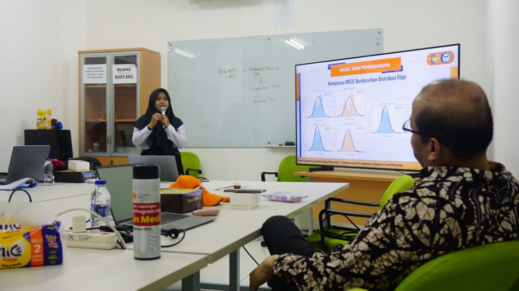 Suasana Sidang Tugas Akhir Teknologi Kedokteran ITS perdana