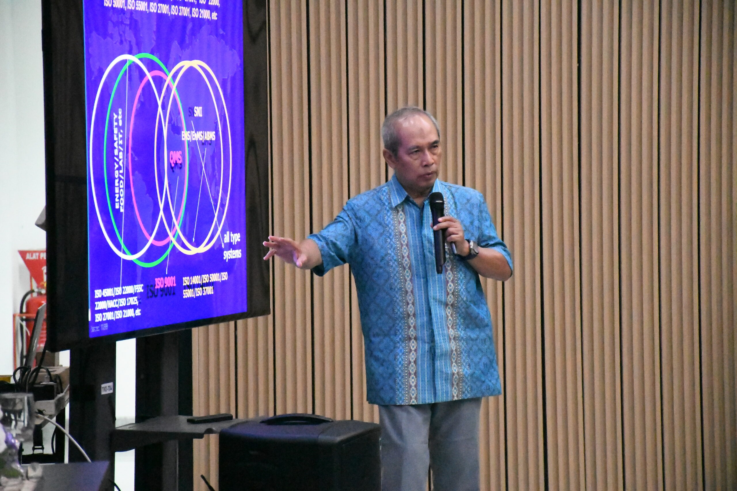 Gambar pemaparan Ir Arief Syawaldi