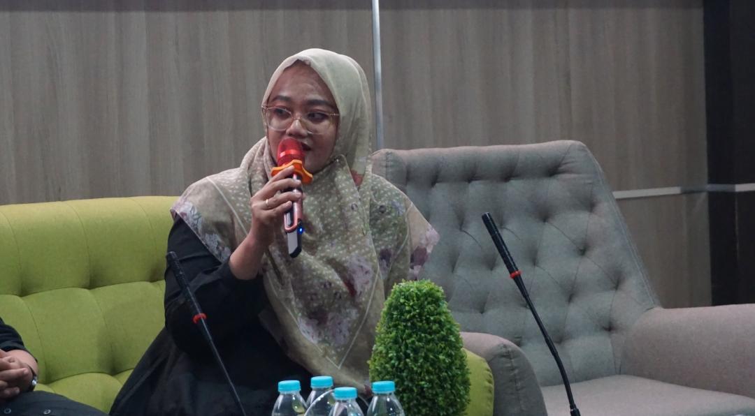 Dinas Perumahan Rakyat dan Kawasan Permukiman serta Pertahanan Kota (DPRKPP) Surabaya Fika Rahmawati saat menyampaikan pendapatnya mengenai hunian layak dari kacamata pemerintah