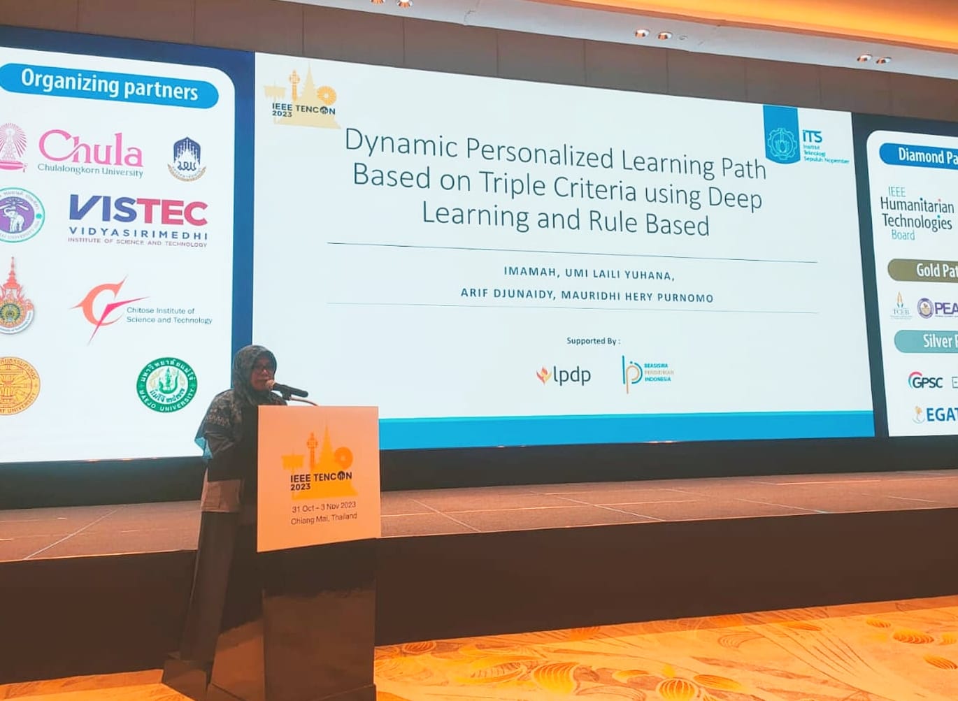 Dr Imamah SKom MKom saat publikasi artikel jurnal di IEEE Flagship TENCON, Thailand