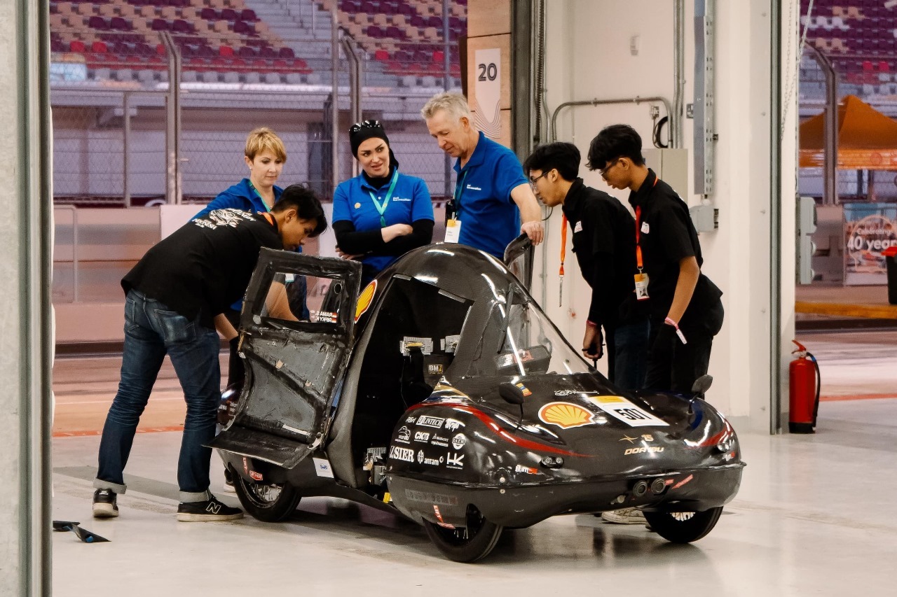 Mobil Sapuangin XI EVO 4 saat melalui tahapan inspeksi teknis