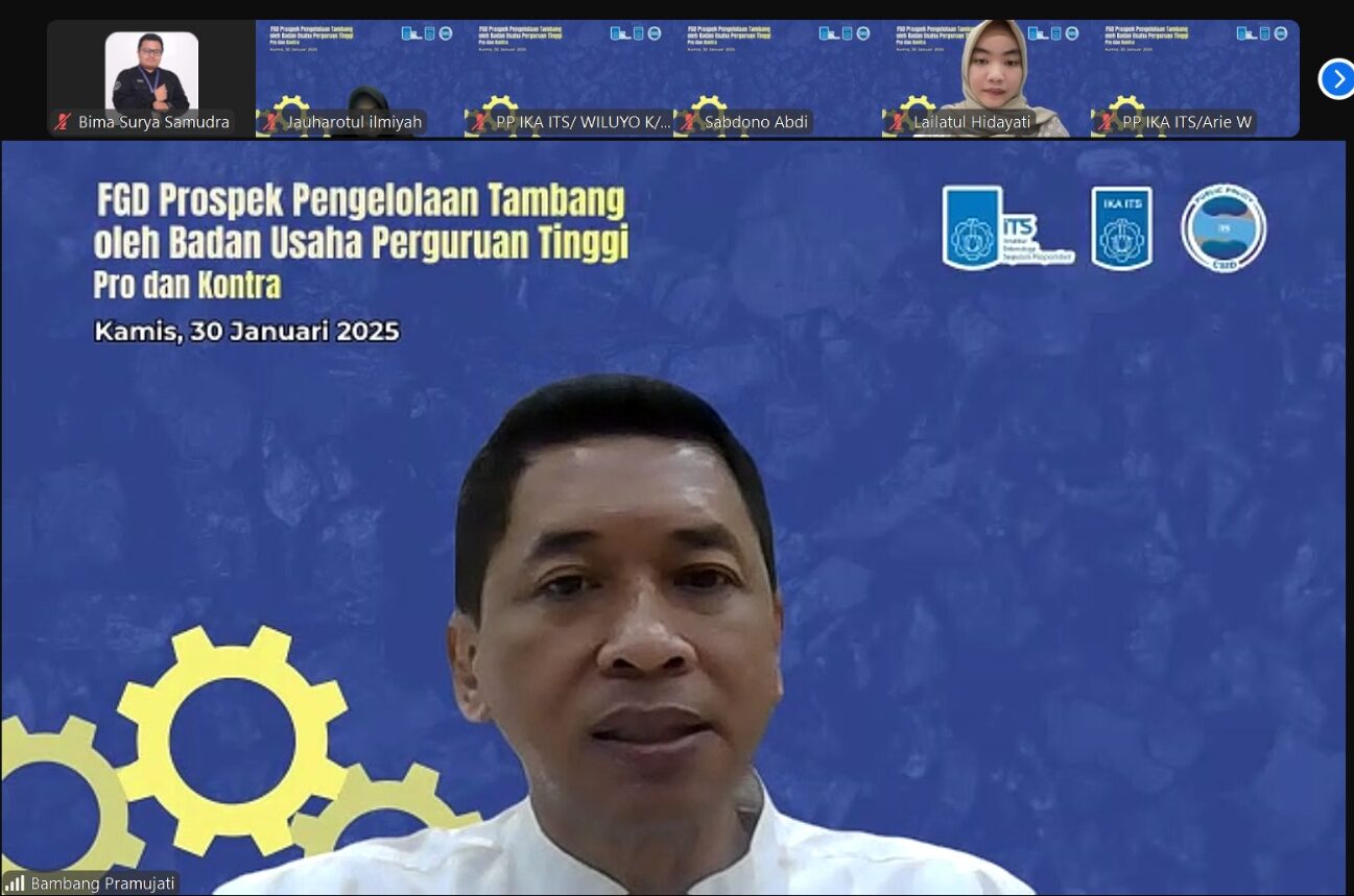 Rektor ITS Prof Bambang Pramujati ST MScEng PhD ketika menyampaikan sambutan dan pandangannya terhadap usulan pengelolaan tambang oleh perguruan tinggi dalam FGD Prospek Pengelolaan Tambang oleh Badan Usaha Perguruan Tinggi
