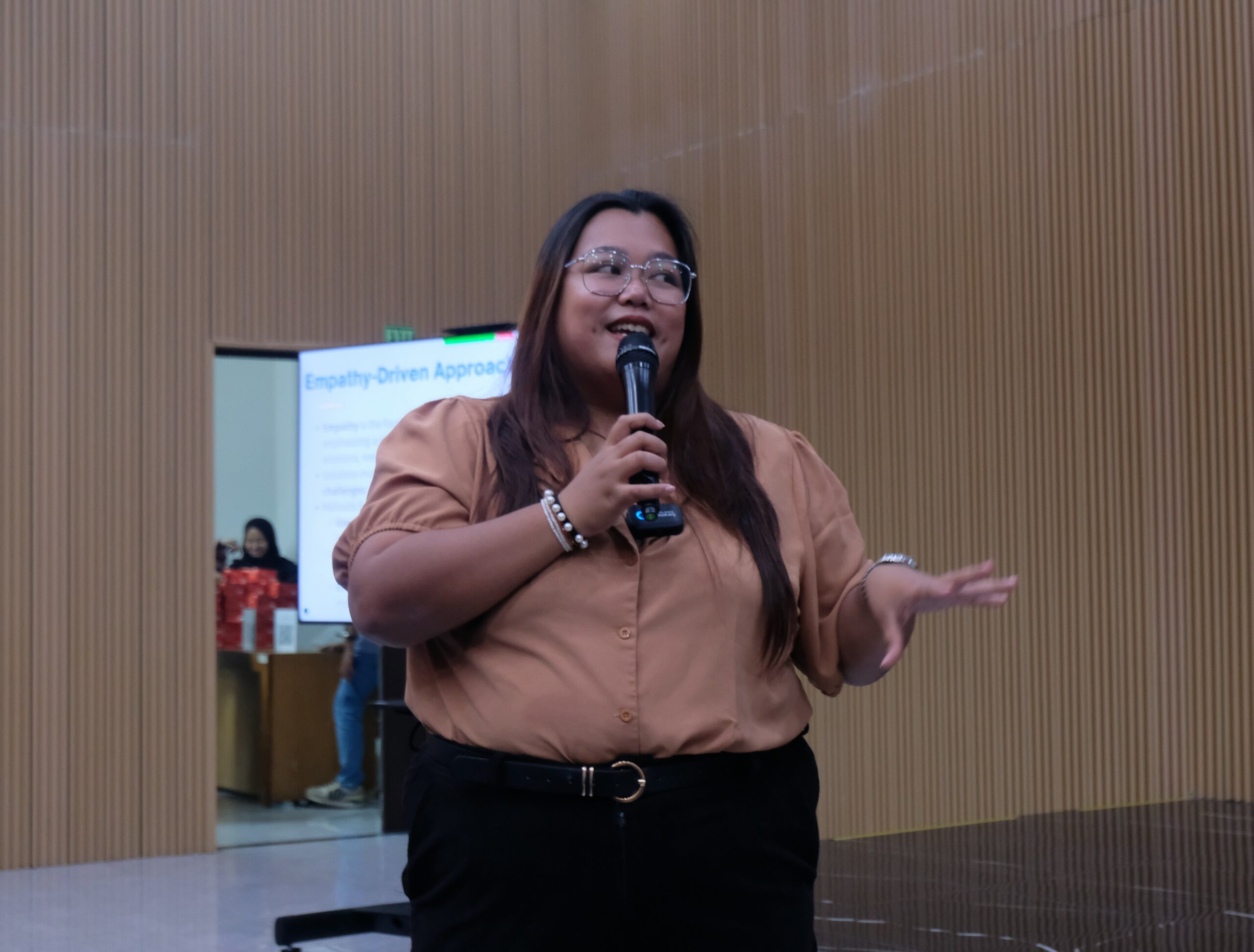 Foto pembicara kuliah tamu Departemen Teknologi Informasi ITS