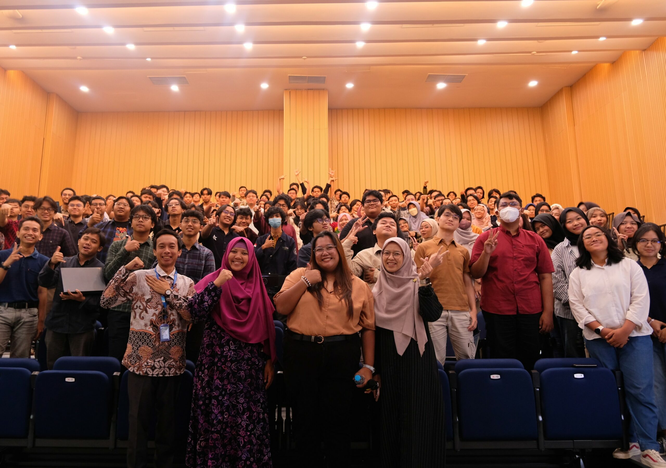 Foto kuliah tamu Departemen Teknologi Informasi ITS