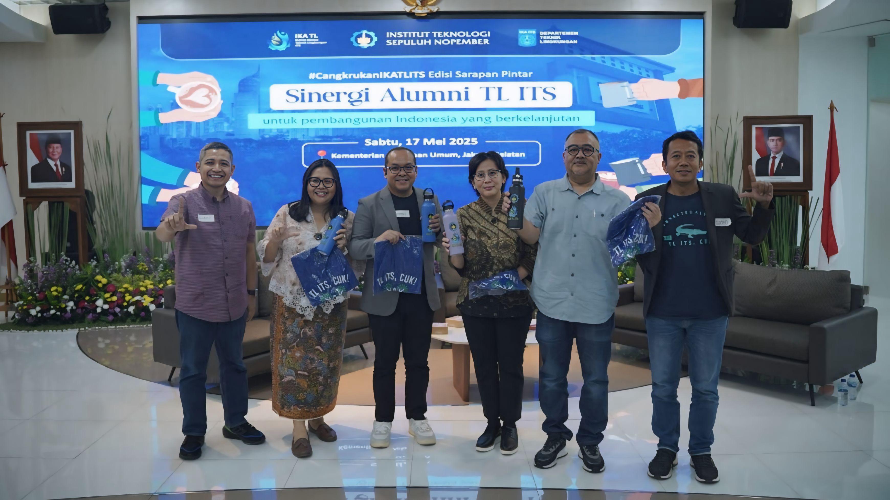 Jejeran Pengurus Ikatan Alumni Teknik Lingkungan (IKATL) Institut Teknologi Sepuluh Nopember (ITS) menggelar diskusi terkait fokus pembangunan Indonesia yang berkelanjutan