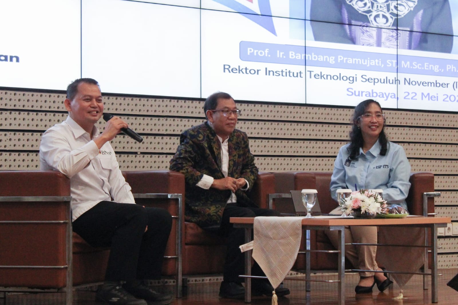 Sesi pemaparan dan diskusi