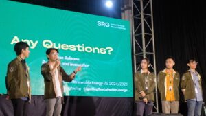 Departemen Research and Innovation SRE ITS dalam sesi tanya jawab mengenai ketiga produk yang diluncurkan