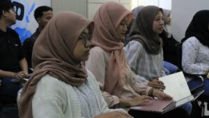 Peserta KKN Tematik Literasi ITS dalam Sosialisasi Satgas PPK ITS 