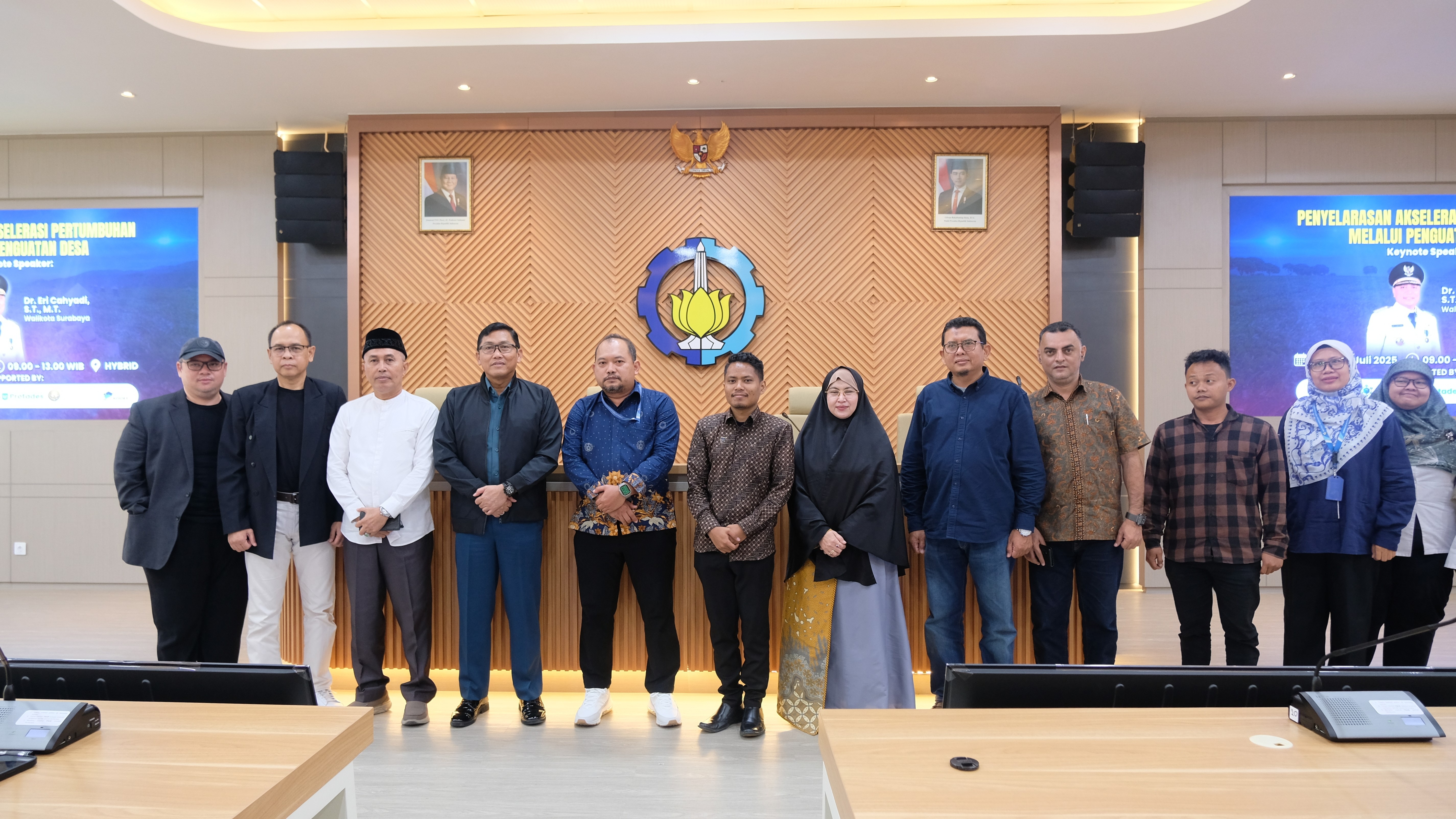 Mukhammad Muryono SSi MSi PhD dan Juni Paryitn dalam kegiatan FGD