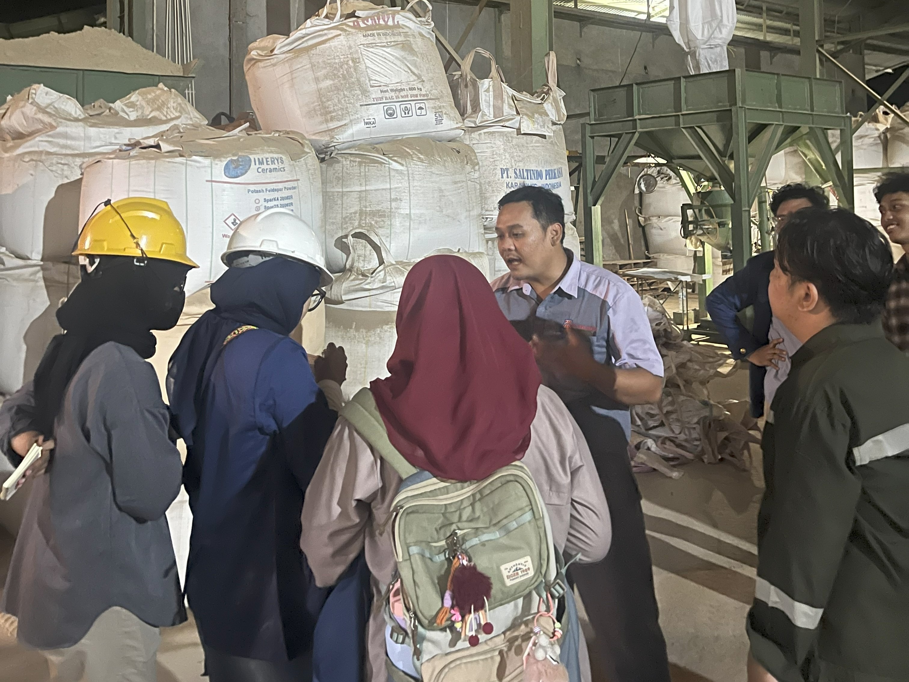 Kunjungan ke PT Jara Silica