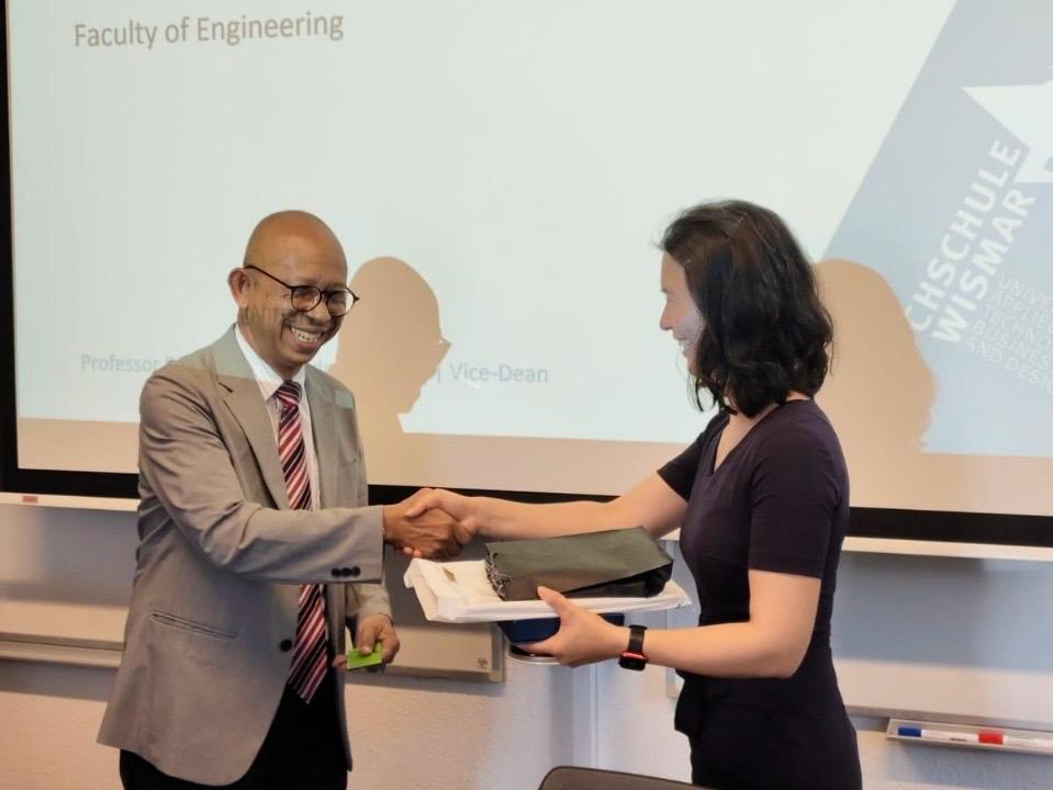 Dekan FTK Dr Ing Setyo Nugroho Dengan Wakil Dekan Fakultas Teknik HSW Prof Dr Ing habil Andreas Ahrens saat sesi sambutan