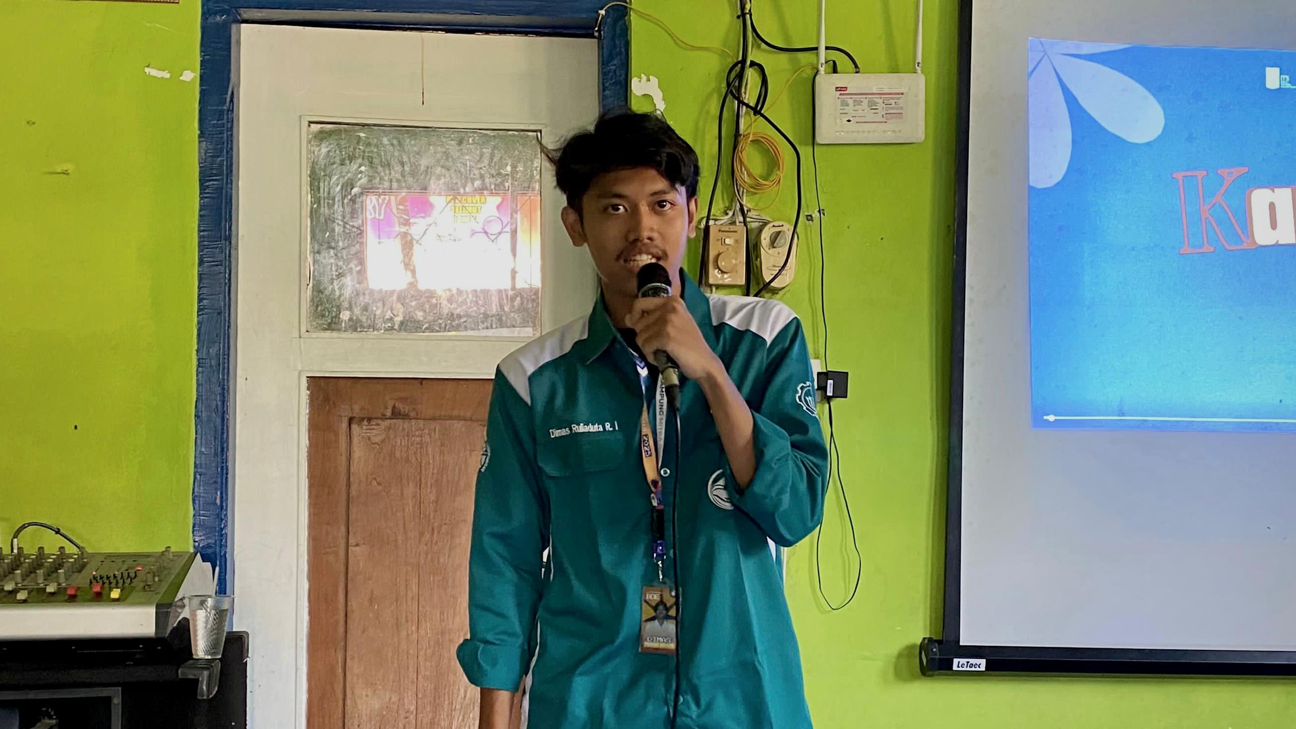 Ketua Pelaksana Kammit 2025 Dimas Ruliaduta Ragil Islami dalam memberikan sambutan