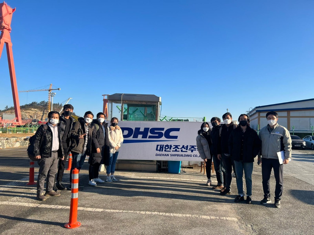 Gambar Mahasiswa Joint Degree Teknik Perkapalan ITS sedang magang di DHSC Korsel