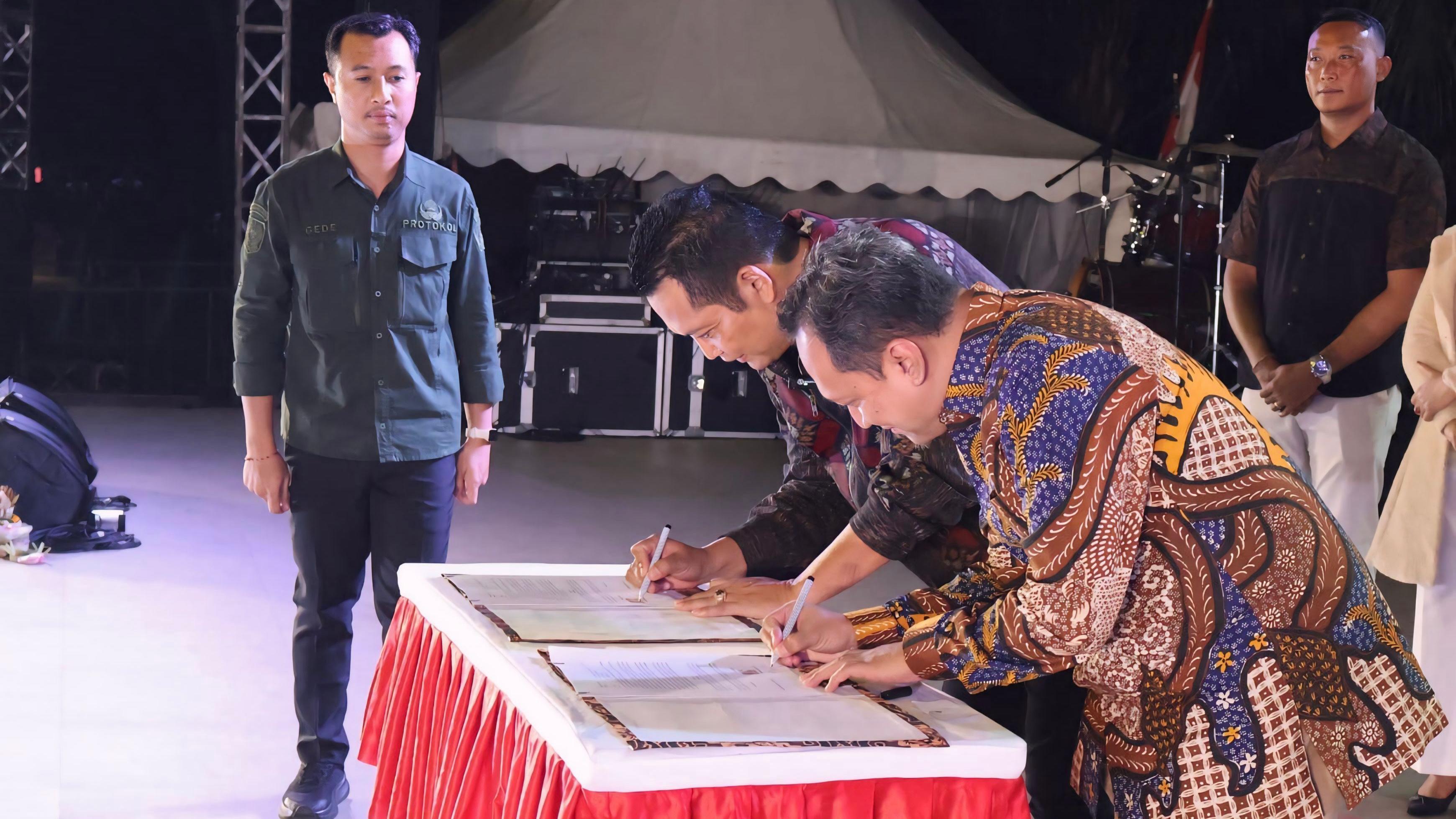 ITS dan Pemerintah Kabupaten (Pemkab) Jembrana menandatangani Nota Kesepahaman (MoU) strategis pada puncak perayaan HUT ke-130 Kota Negara