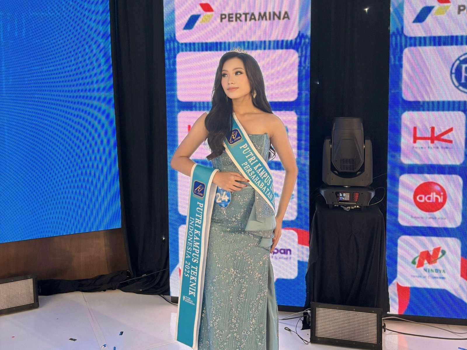 Mahasiswa ITS Komang Tris Astra Putri Adnyani berhasil memenangkan gelar Putri Kampus Persahabatan dan Putri Kampus Teknik dalam ajang Putri Kampus Indonesia 2025