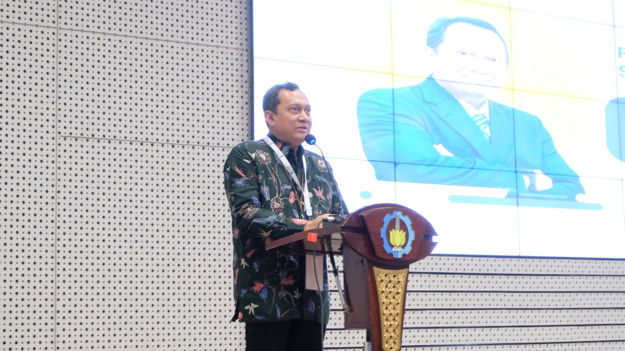 Wakil Rektor IV ITS Prof Agus Muhamad Hatta ST MSi PhD saat memberikan sambutannya dalam kegiatan forum internasional Taiwan - Indonesia terkait low carbon construction