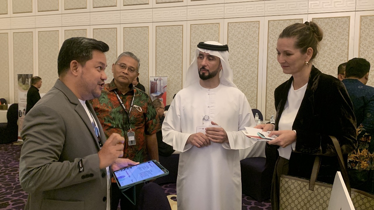 Ketua Delegasi IIE 2025 Dr Ir Arman Hakim Nasution MEng (dua dari kiri) bersama Co-Founder Dubai Blockchain Center mengikuti diskusi antara calon investor
