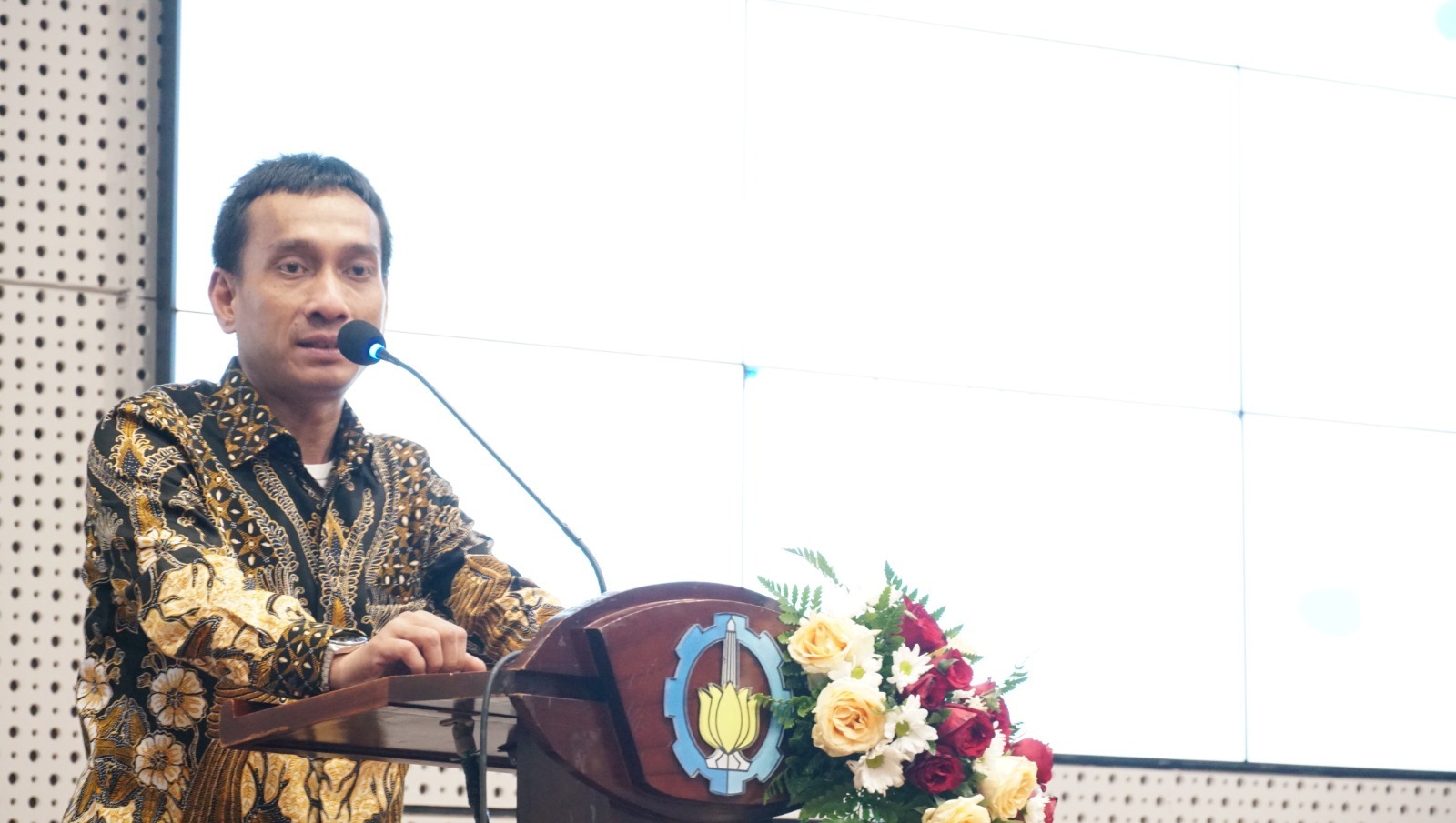 Perwakilan dari Pusat Layanan Pembiayaan Pendidikan Kemendikdasmen RI turut menyampaikan testimoni sebagai salah satu mitra pemberi beasiswa