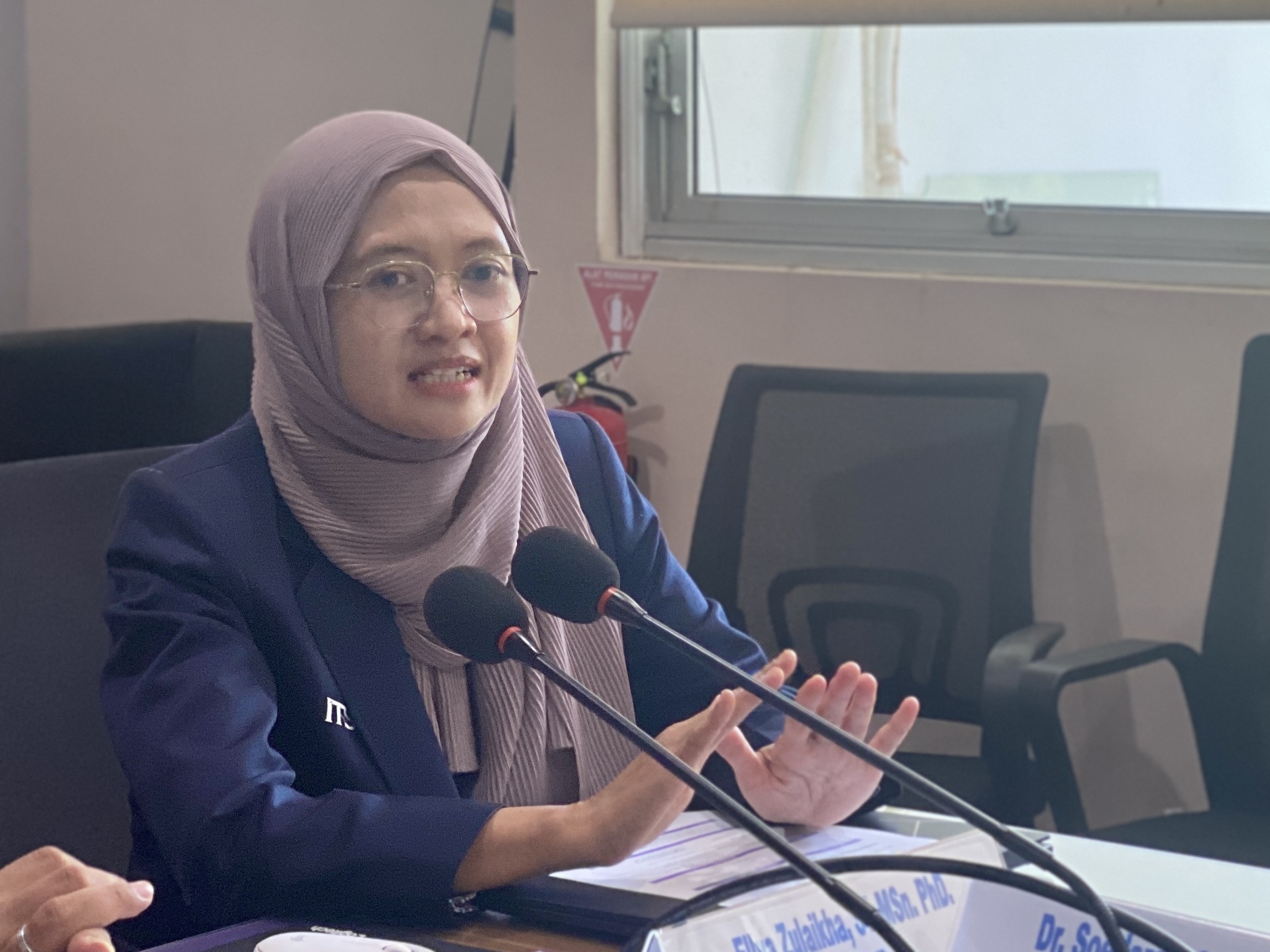 Dekan FDKBD Ellya Zulaikha ST MSn PhD dalam menyampaikan sambutannya pada penandatanganan PKS antara ITS dengan BNI