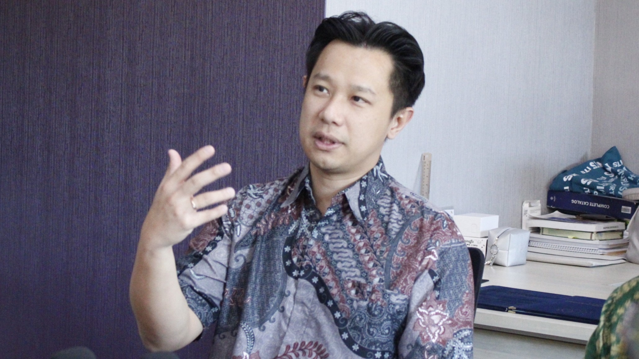 Direktur Utama PT Keravindo Surya Tama Rendy Setiawan saat memberikan sambutan dalam penandatanganan MoU antara ITS dengan PT Keravindo Surya Tama