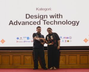 Tim Despro ITS yang berhasil meraih penghargaan Karya Terbaik kategori Design with Advanced Technology di IIDSA 2025 di Bali