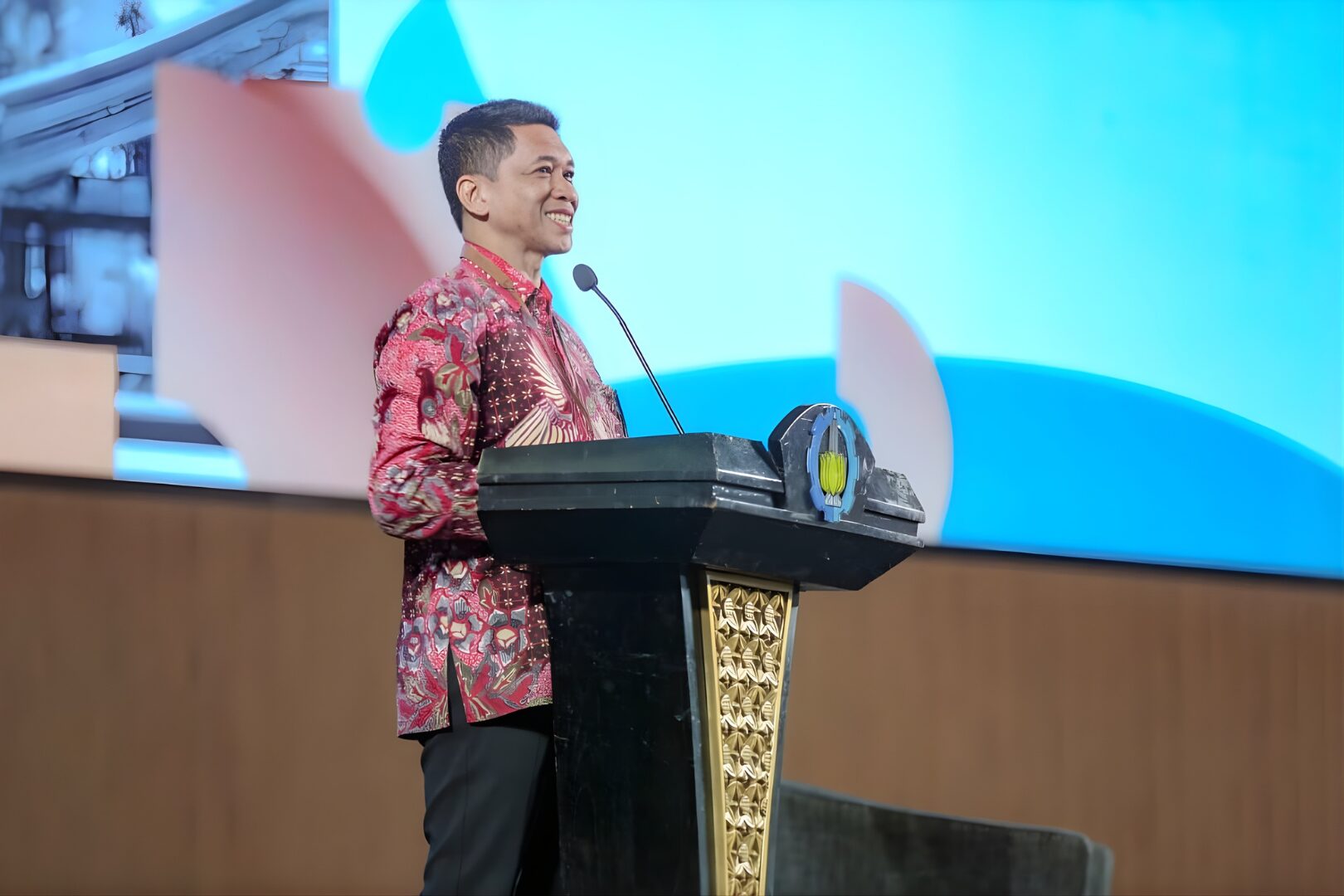 Rektor ITS Prof Ir Dr (HC) Bambang Pramujati ST MSc Eng PhD