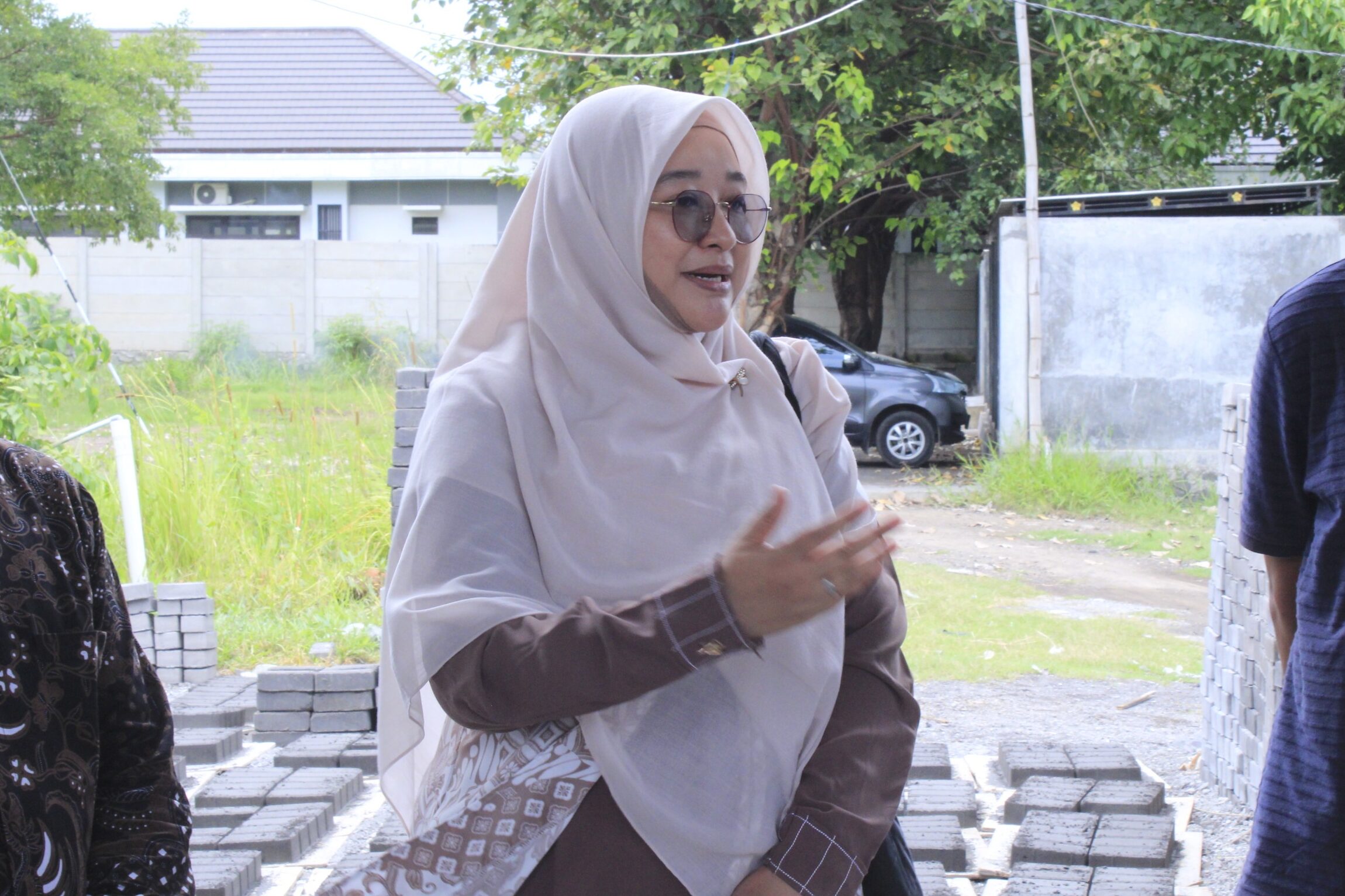 Gambar Ketua Tim Peneliti Dr Eng Ir Yuyun Tajunnisa ST MT IPU ASEAN Eng saat memberikan sambutannya 