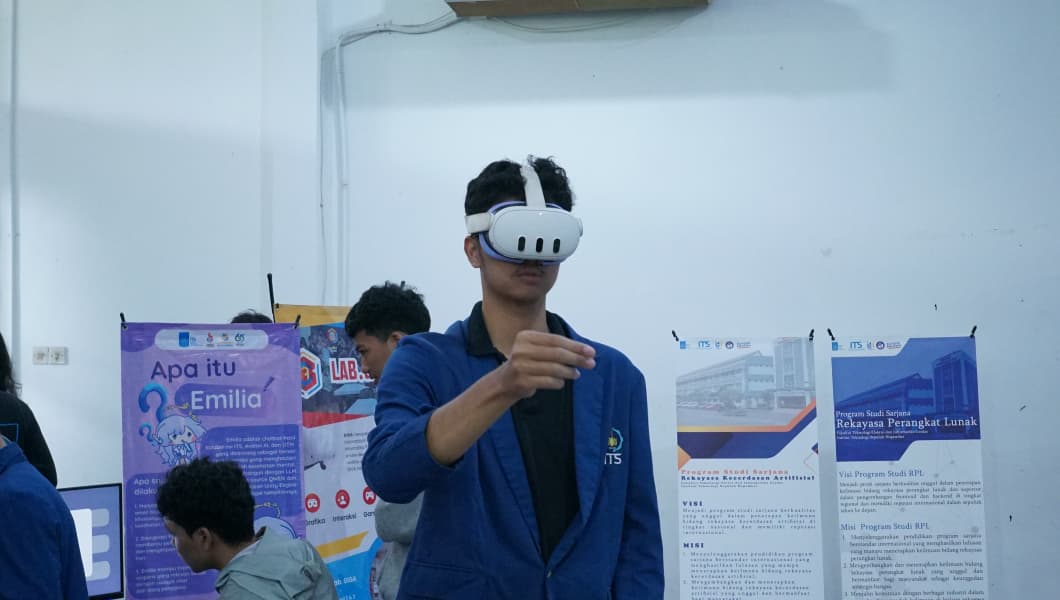 Gagasan futuristik berbasis AI berupa karya Virtual Reality (VR) oleh mahasiswa ITS sebagai kontribusi untuk kemajuan teknologi masa depan Indonesia yang turut dipamerkan