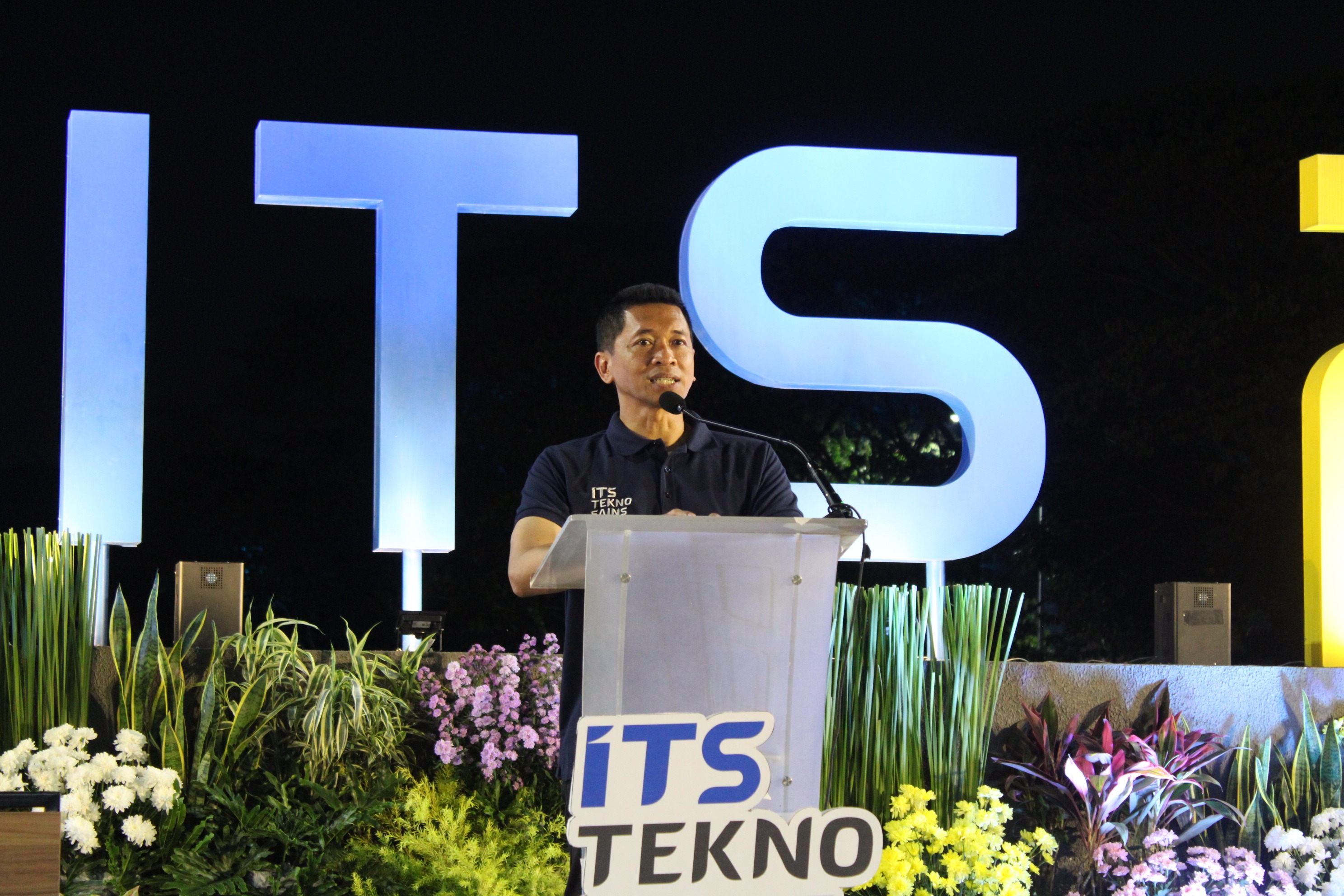  Rektor ITS Prof Dr (HC) Ir Bambang Pramujati ST MSc Eng PhD menyampaikan sambutnya dalam kegiatan peresmian InfinITS Park