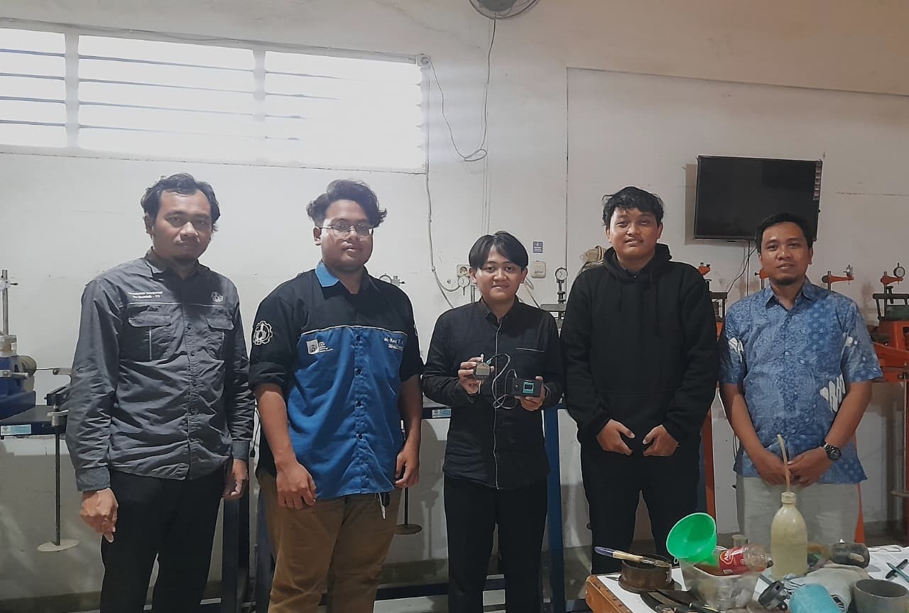 Tim pengembang Consolink dari ITS, sistem pembacaan dial otomatis berbasis Internet of Things (IoT)