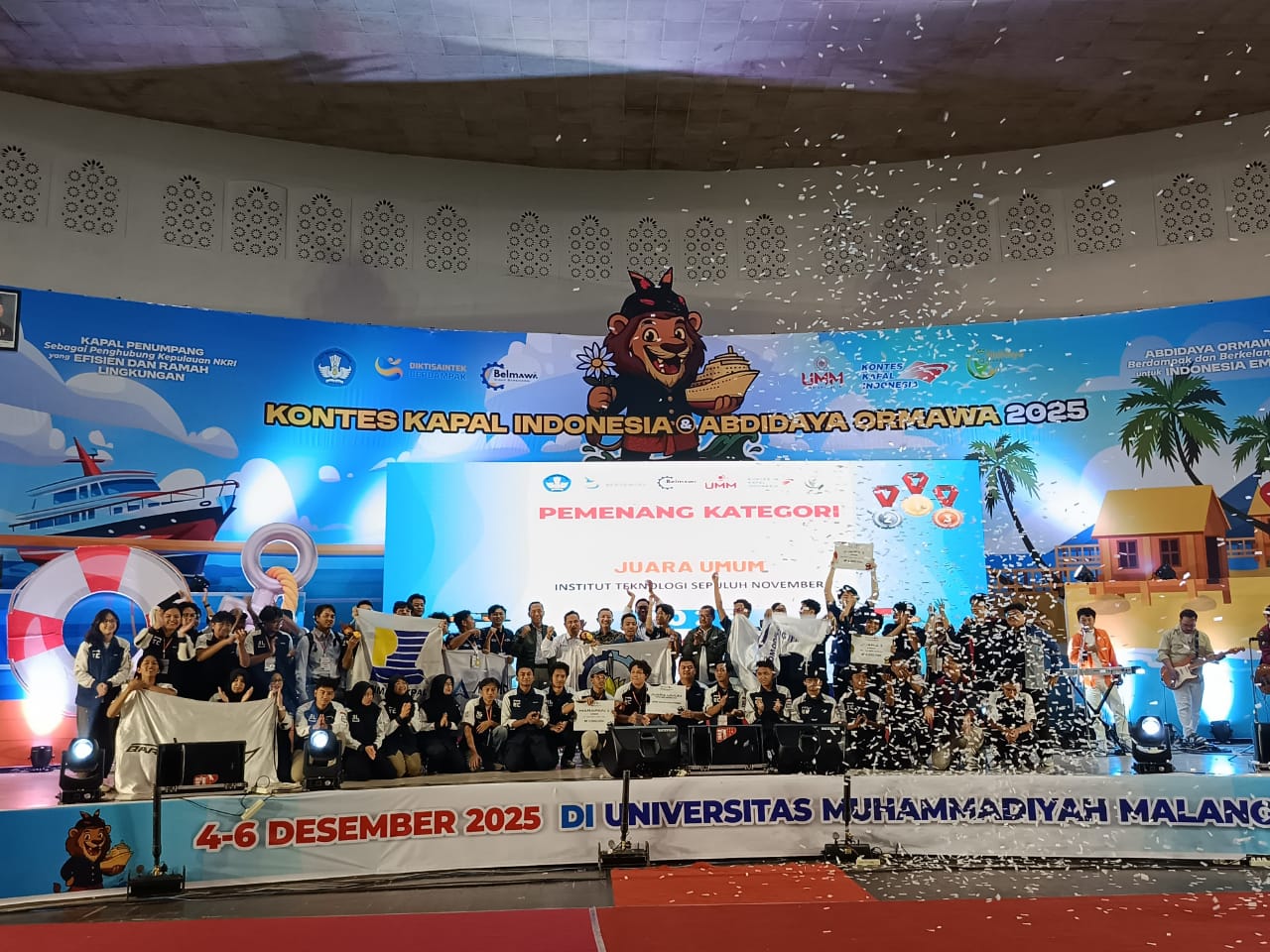 Tim perwakilan ITS yang sukses meraih Juara Umum pada Kontes Kapal Indonesia (KKI) 2025