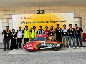 Tim Nogogeni ITS saat berhasil lolos Technical Inspection Shell Eco-marathon dengan kendaraan Nogogeni X EVO