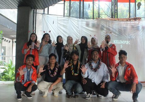 Sesi Awarding kepada Best Kelompok