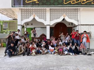 (Foto bersama dengan Komunitas Sahabat Belajar)