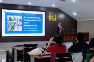 Presentasi oleh Prof Ir Hera Widyastuti MT PhD