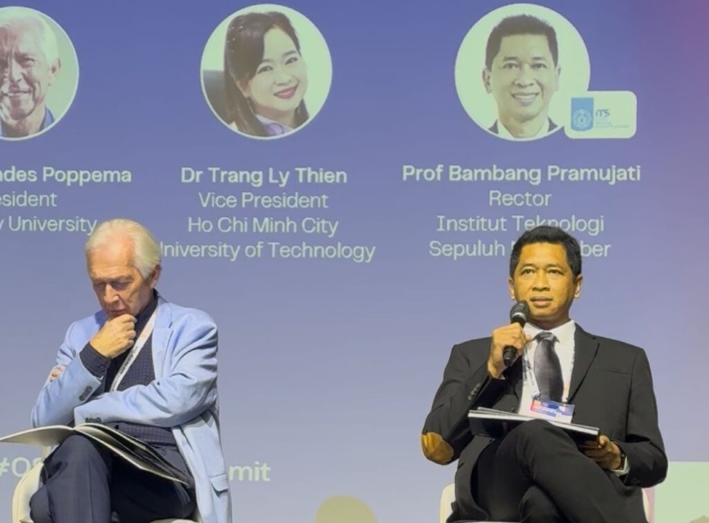 ITS Rector Prof. Dr. (HC) Ir. Bambang Pramujati ST MScEng PhD (right) as one of the main panelists at the QS Higher Education Summit Asia Pacific (APAC) 2025 in Seoul, South Korea