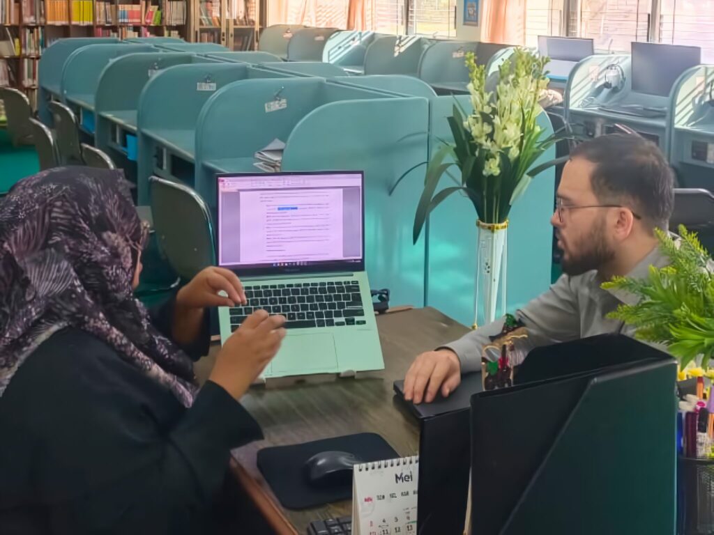 ITS Offers Academic Writing Consultations for KNB and TIAS International Students