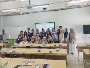 Kunjungan dari siswa-siswi SMA pada Acara InilohITS 2025 di Departemen Desain Produk ITS