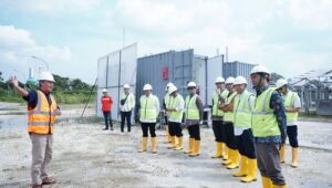 kunjungan ke Renewable Energy Integration Demonstrator of Indonesia (REIDI) ITS