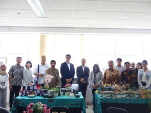 Kunjungan Lab Awardee Hitachi