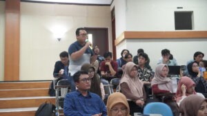 mahasiswa departemen fisika FSAD ITS Surabaya