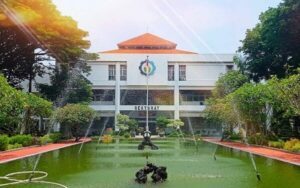 gedung rektorat its surabaya jawa timur