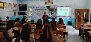 pengabdian masyarakat dosen departemen fisika ITS SMAN ! Tiris Probolinggo