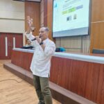 Seminar Seninan Muhammad Arief Bustomi Dosen Departemen Fisika FSAD ITS Surabaya