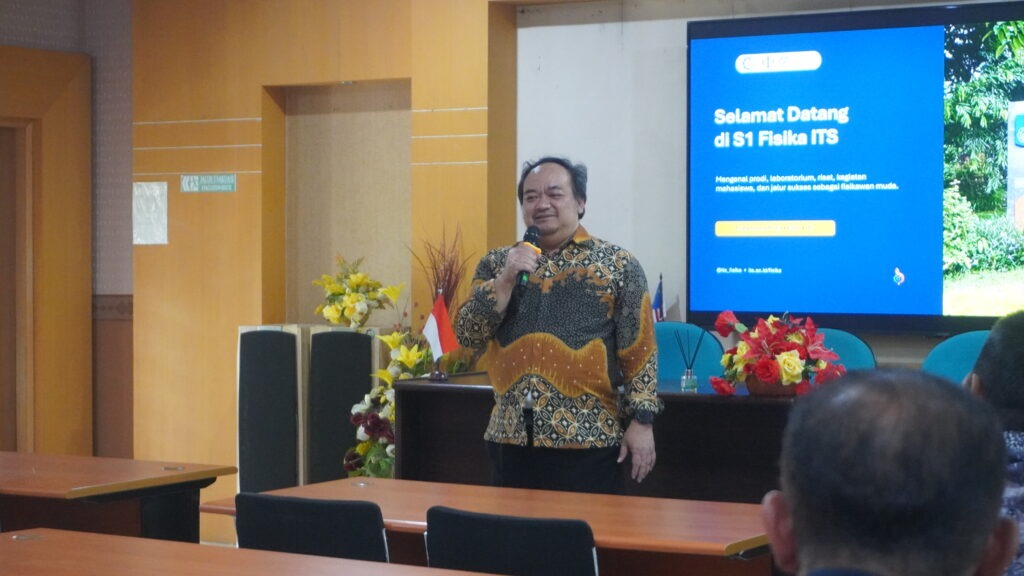 Pemaparan Dr. Lila Yuwana Kepala Departemen Fisika FSAD ITS Surabaya