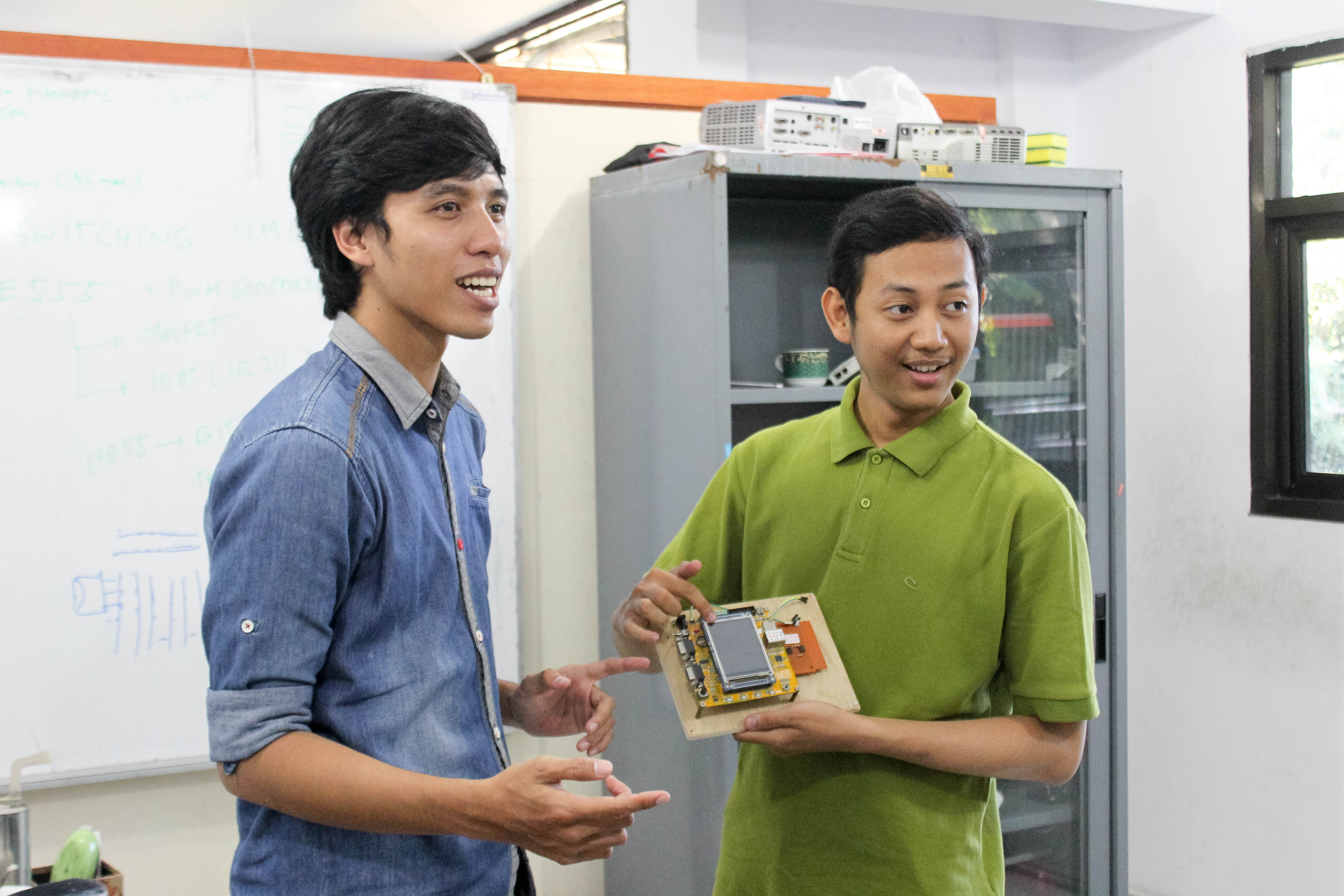 Beranda - Departemen Teknik Instrumentasi
